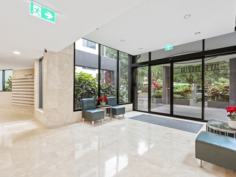 Photo - 808/21 Patrick Lane, Toowong QLD 4066 - Image 4