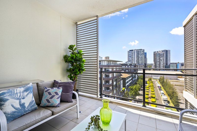 Photo - 809/22 Baywater Drive, Wentworth Point NSW 2127 - Image 3