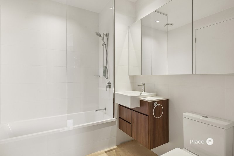 Photo - 809/38 Helen Street, Teneriffe QLD 4005 - Image 13