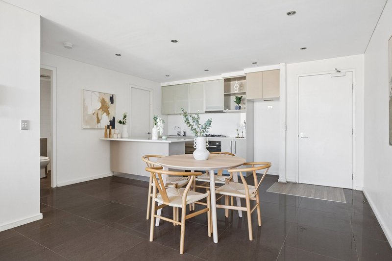 Photo - 809/39 Cooper Street, Strathfield NSW 2135 - Image 7
