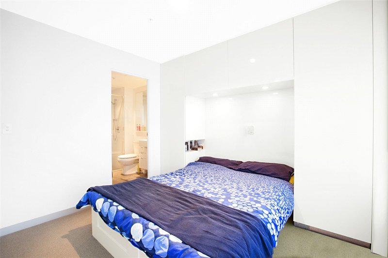 Photo - 809/53 Batman Street, West Melbourne VIC 3003 - Image 3