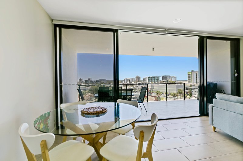 Photo - 809/9 Market Lane, Maroochydore QLD 4558 - Image 4