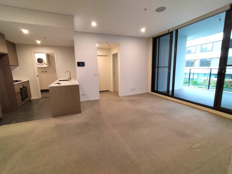 Photo - 8099/5 Bennelong Parkway, Wentworth Point NSW 2127 - Image 2