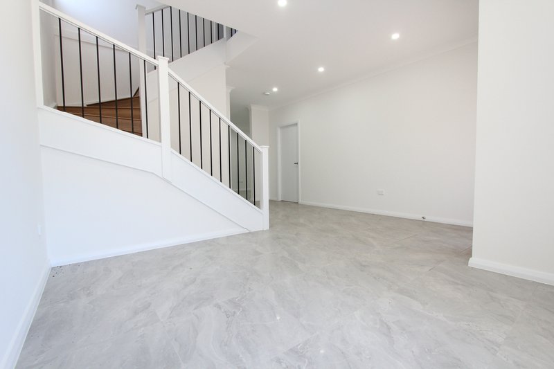 Photo - 80B Ingham Drive, Casula NSW 2170 - Image 5