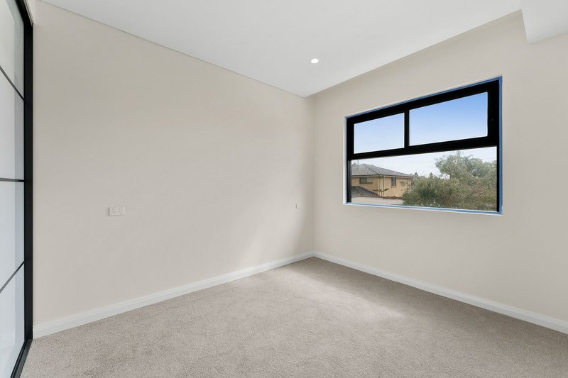 Photo - 8/1-3 John Street, Kogarah Bay NSW 2217 - Image 4