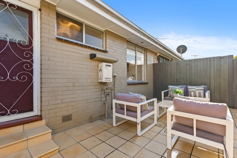 Photo - 8/1-3 Radcliff Avenue, Cheltenham VIC 3192 - Image 9