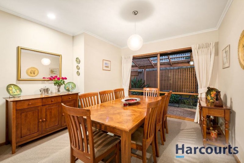 Photo - 81 Amersham Drive, Wantirna VIC 3152 - Image 4