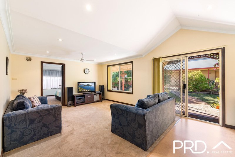 Photo - 81 Ardath Avenue, Panania NSW 2213 - Image 4