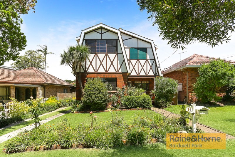 Photo - 81 Armitree Street, Kingsgrove NSW 2208 - Image 2