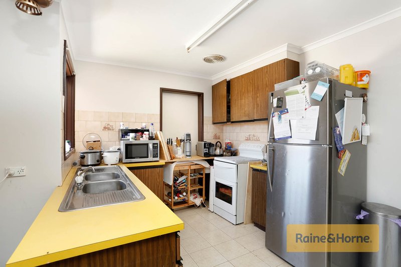 Photo - 81 Barries Road, Melton VIC 3337 - Image 2