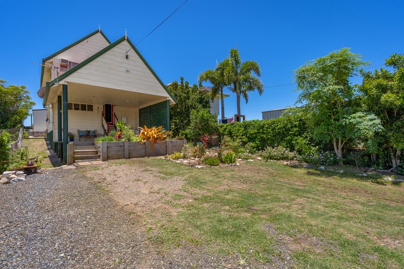 Photo - 81 Bright St , Emu Park QLD 4710 - Image 2