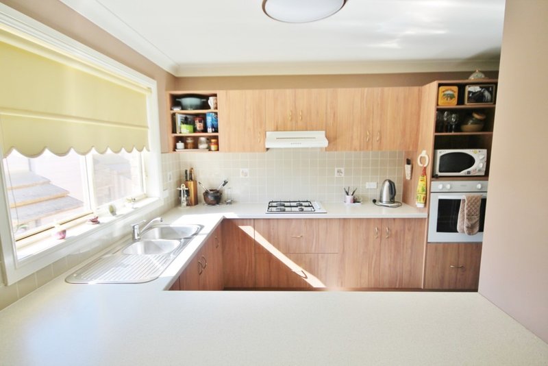 Photo - 81 Brock Street, Young NSW 2594 - Image 3