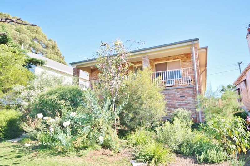 Photo - 81 Brock Street, Young NSW 2594 - Image 14