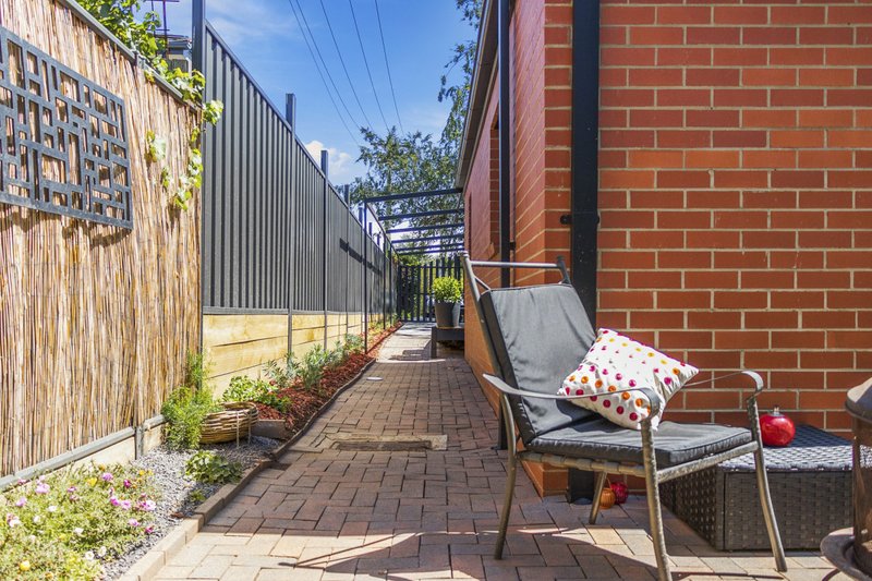 Photo - 81 Buxton Street, Deakin ACT 2600 - Image 24