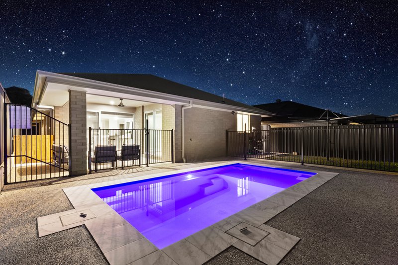 Photo - 81 Carnarvon Drive, South Ripley QLD 4306 - Image 1