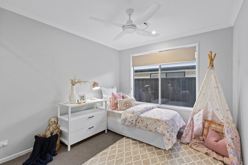 Photo - 81 Carnarvon Drive, South Ripley QLD 4306 - Image 5