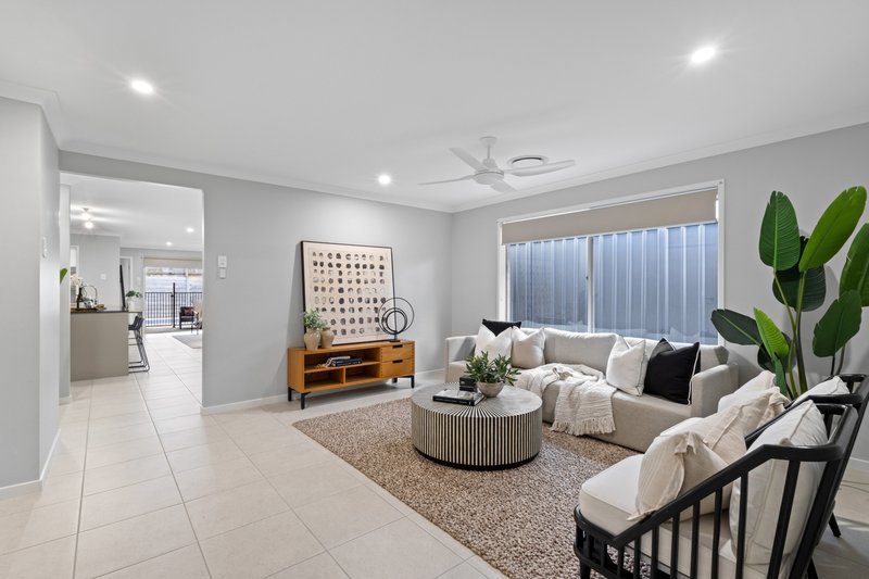 Photo - 81 Carnarvon Drive, South Ripley QLD 4306 - Image 7