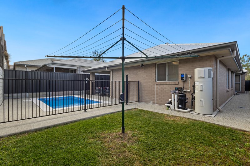 Photo - 81 Carnarvon Drive, South Ripley QLD 4306 - Image 16