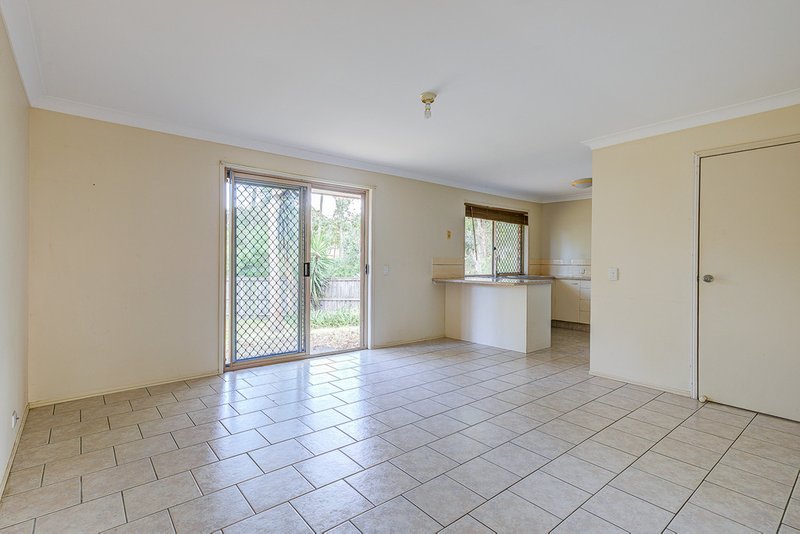 Photo - 81 Castile Crescent, Edens Landing QLD 4207 - Image 4