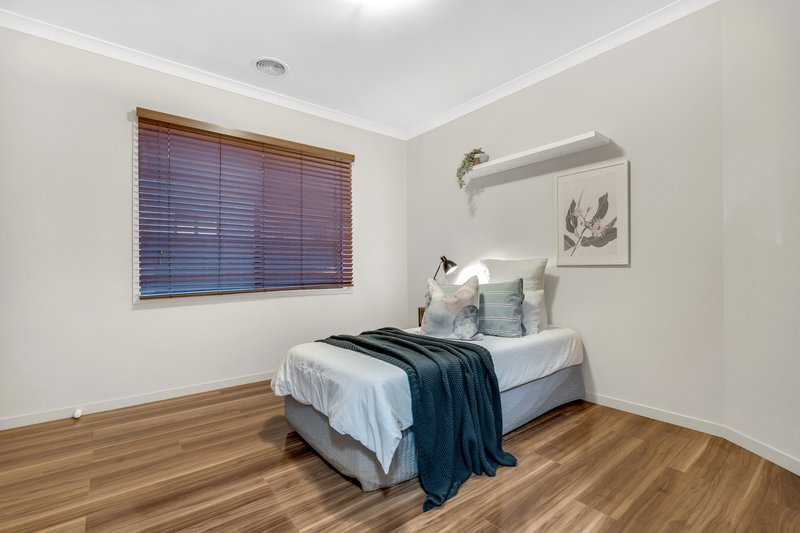 Photo - 81 Charteris Drive, Craigieburn VIC 3064 - Image 21