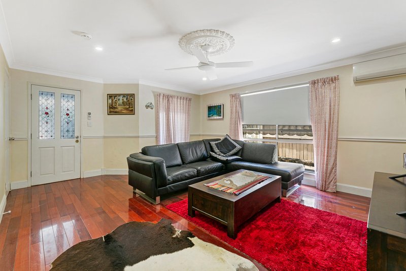 Photo - 81 Cheltenham Drive, Robina QLD 4226 - Image 3