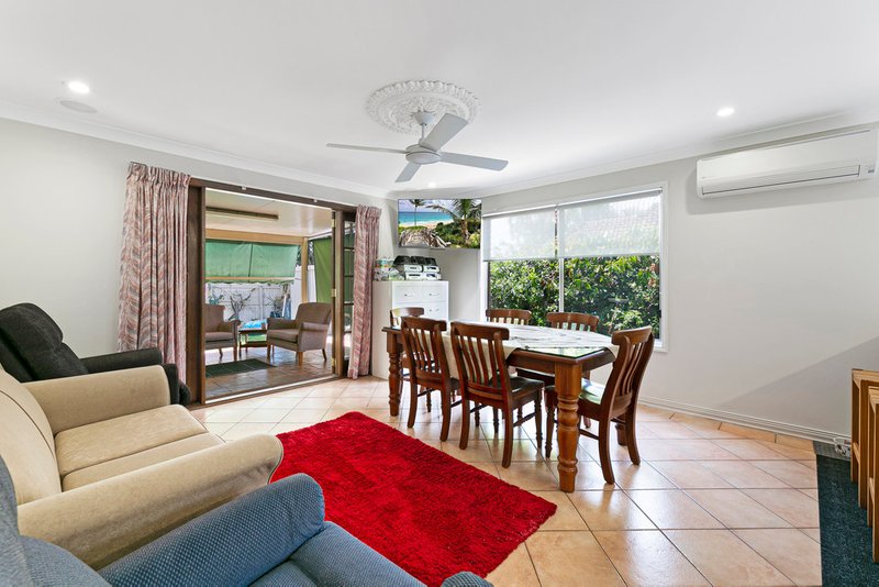 Photo - 81 Cheltenham Drive, Robina QLD 4226 - Image 4