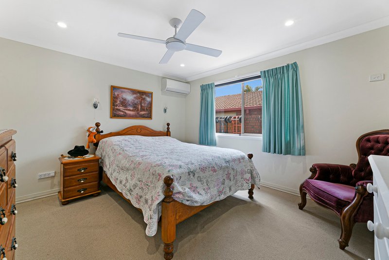 Photo - 81 Cheltenham Drive, Robina QLD 4226 - Image 5