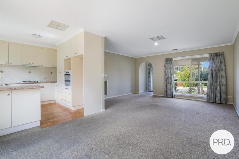 Photo - 81 Crawshaw Crescent, Glenroy NSW 2640 - Image 6