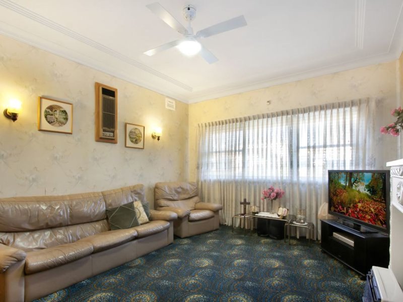 Photo - 81 Cumberland Street, Cabramatta NSW 2166 - Image 2