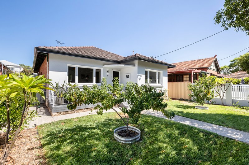 Photo - 81 Dunedin Street, Mount Hawthorn WA 6016 - Image 2