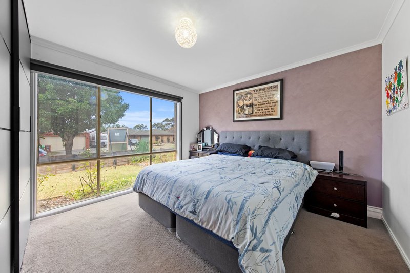 Photo - 81 Ebony Drive, Pakenham VIC 3810 - Image 11