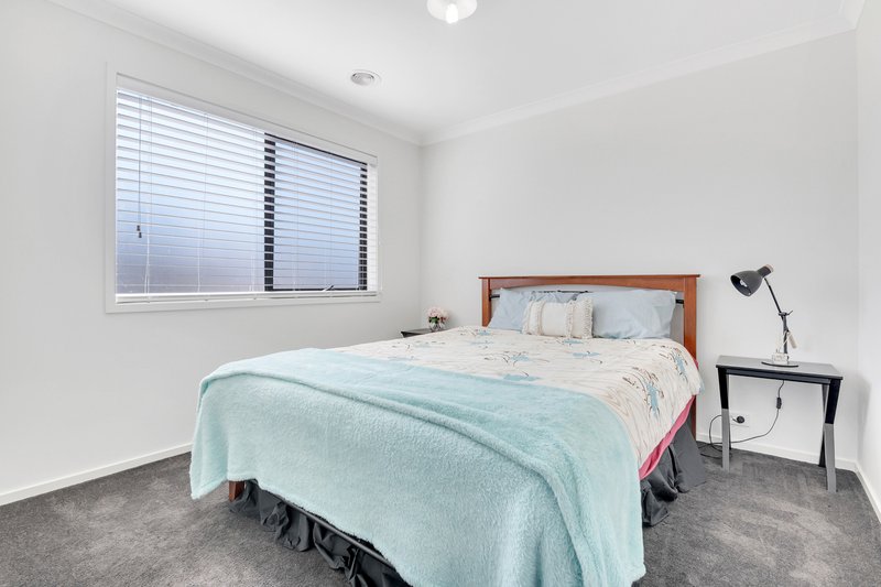 Photo - 81 Gateshead Street, Craigieburn VIC 3064 - Image 15