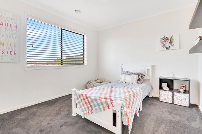 Photo - 81 Gateshead Street, Craigieburn VIC 3064 - Image 16