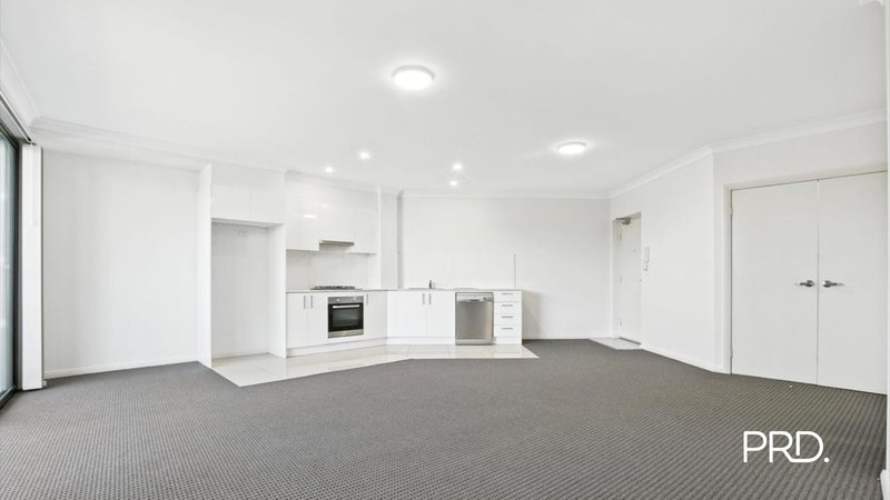 Photo - 8/1 Glenmore Ridge Drive, Glenmore Park NSW 2745 - Image 5
