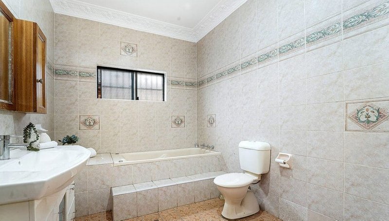 Photo - 81 Griffiths Avenue, Bankstown NSW 2200 - Image 6