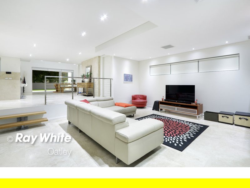 Photo - 81 Hurstville Road, Hurstville Grove NSW 2220 - Image 3