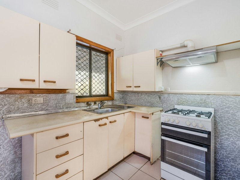 Photo - 81 Jasmine Crescent, Cabramatta NSW 2166 - Image 3