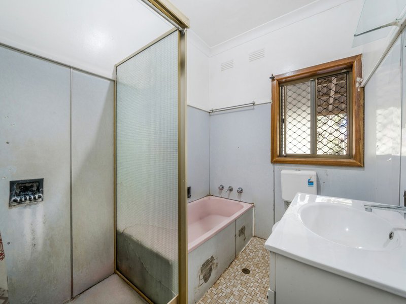 Photo - 81 Jasmine Crescent, Cabramatta NSW 2166 - Image 4