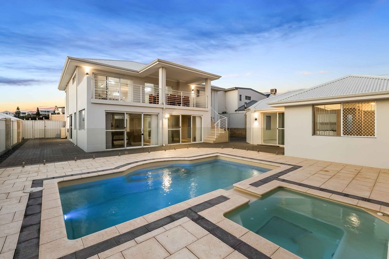Photo - 81 Jindalee Boulevard, Jindalee WA 6036 - Image 3