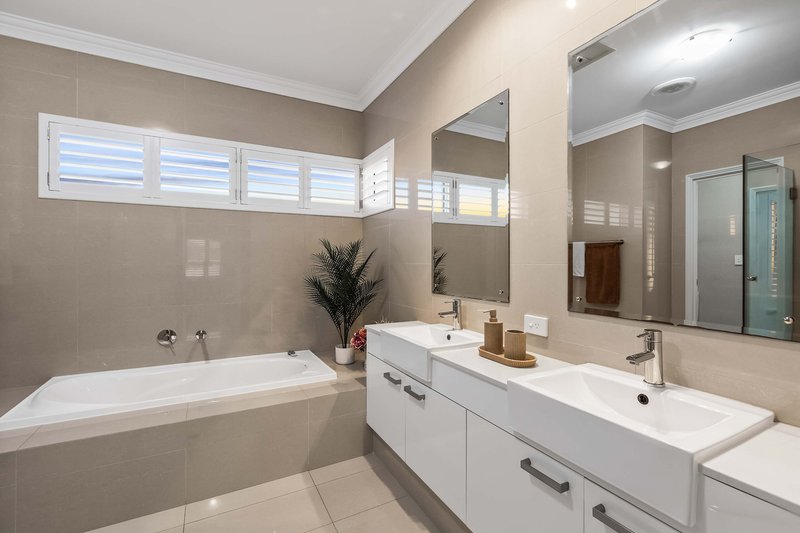 Photo - 81 Jindalee Boulevard, Jindalee WA 6036 - Image 13