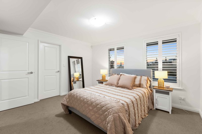 Photo - 81 Jindalee Boulevard, Jindalee WA 6036 - Image 18