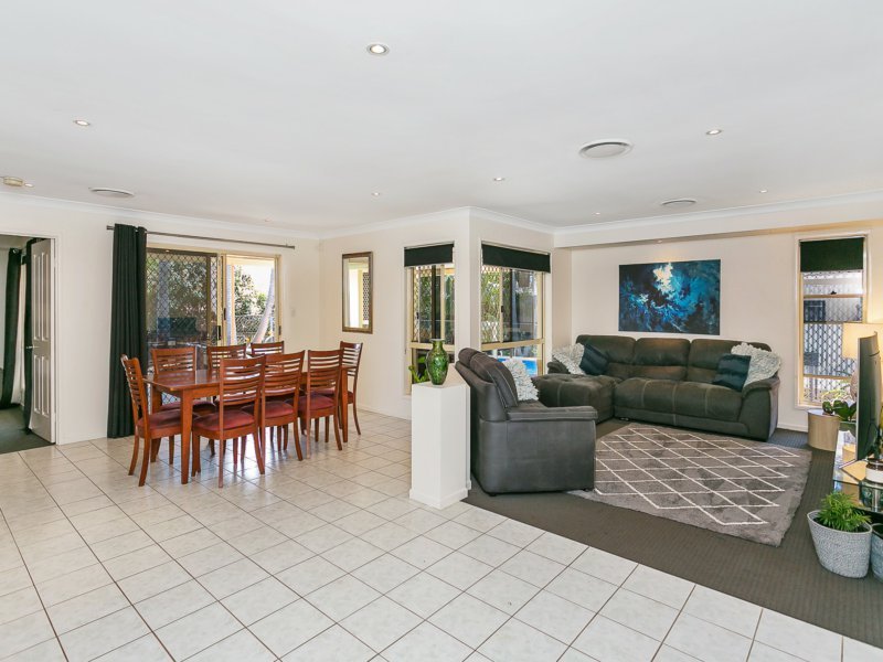 Photo - 81 Lambor Drive, Mudgeeraba QLD 4213 - Image 18