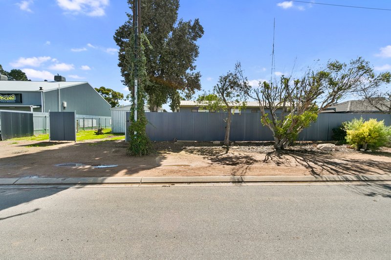 Photo - 81 Lawrence Street, Kadina SA 5554 - Image 2