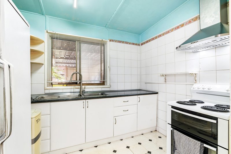 Photo - 81 Madeline Street, Fairfield West NSW 2165 - Image 6