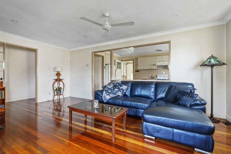 Photo - 81 Mannington Road, Acacia Ridge QLD 4110 - Image 2