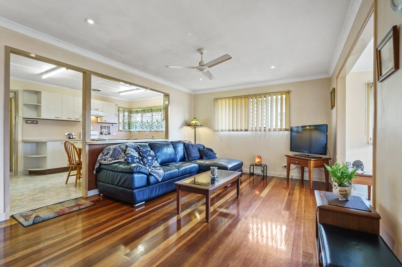 Photo - 81 Mannington Road, Acacia Ridge QLD 4110 - Image 3