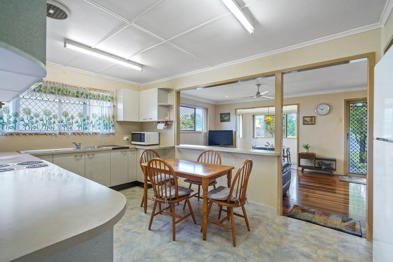 Photo - 81 Mannington Road, Acacia Ridge QLD 4110 - Image 5