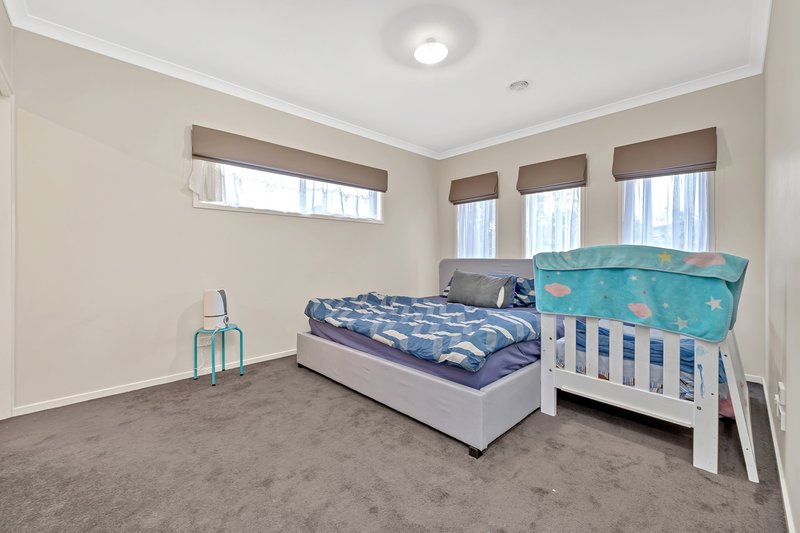 Photo - 81 Manuka Grove, Wyndham Vale VIC 3024 - Image 10