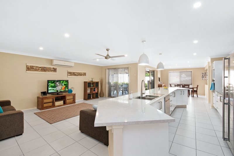 Photo - 81 Mariner Boulevard, Deception Bay QLD 4508 - Image 4