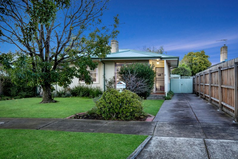 81 Mcmahon Road, Reservoir VIC 3073